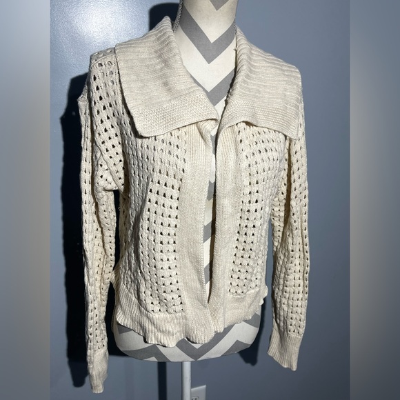 Universal Thread Cream Knit Sweater - Picture 1 of 13